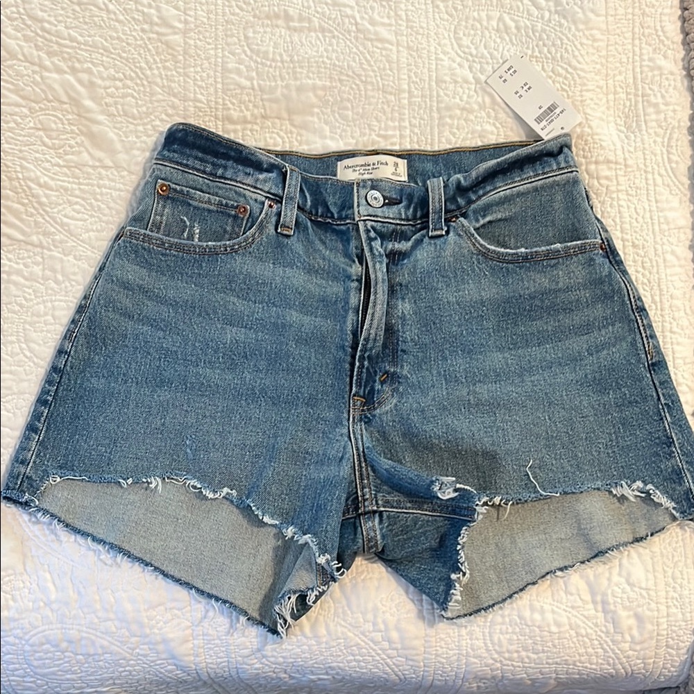 Brand New Size 28 High Rise The 4” Mom Short